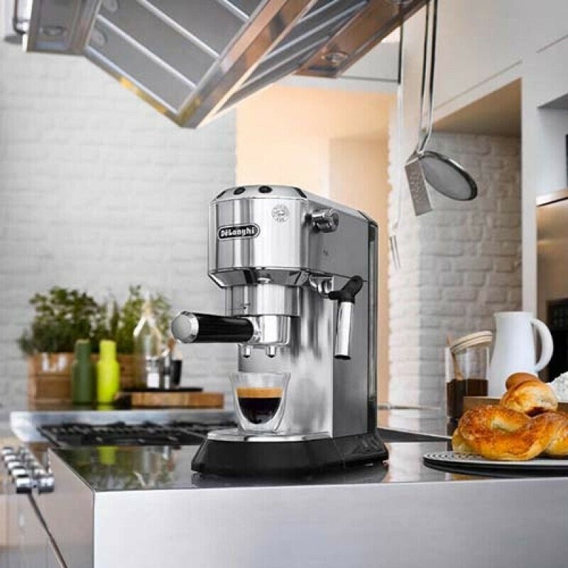 Кавоварка De'Longhi Dedica EC 685.M - Кавоварки Побутові